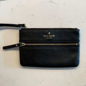 Kate Spade Cobble Hill Bee Wristlet Wallet Black Pebbled Leather Zip 6"